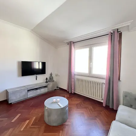 Apartment Pink Panther A Coruna